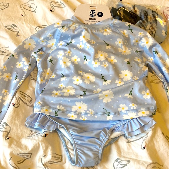 IZOD swim-set size 4T BNWT - Picture 2 of 4